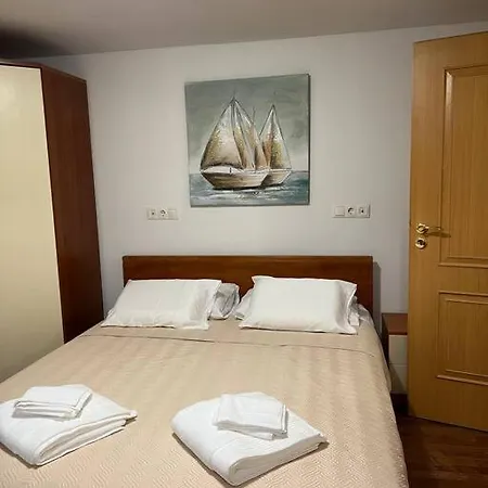 Daire Spacious With 2 Bathrooms, Near And Center *