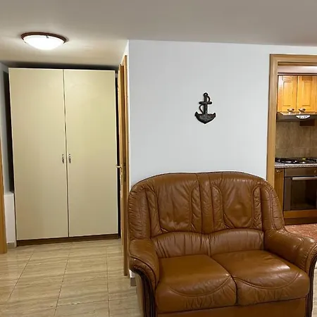Daire Spacious With 2 Bathrooms, Near And Center *