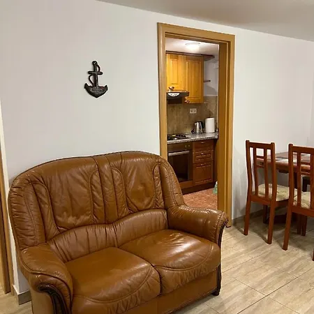Daire Spacious With 2 Bathrooms, Near And Center *