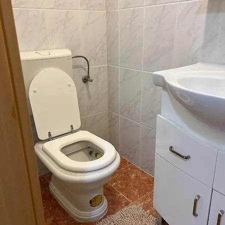 Spacious With 2 Bathrooms, Near And Center Daire *