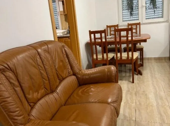 Spacious With 2 Bathrooms, Near And Center Apartamento