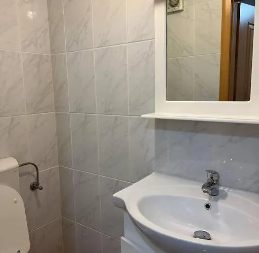 Spacious With 2 Bathrooms, Near And Center Apartamento