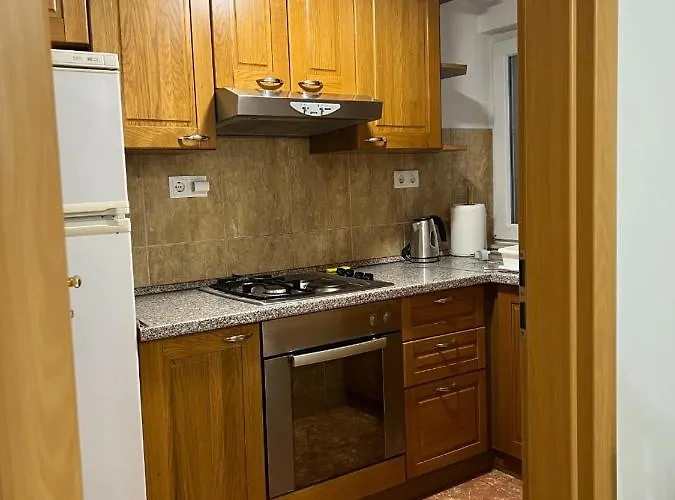 Spacious With 2 Bathrooms, Near And Center Apartamento Split