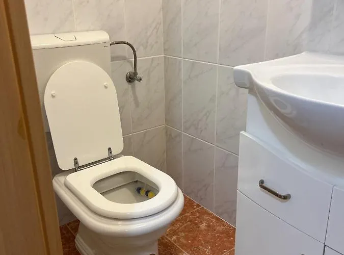 Spacious With 2 Bathrooms, Near And Center Apartamento *